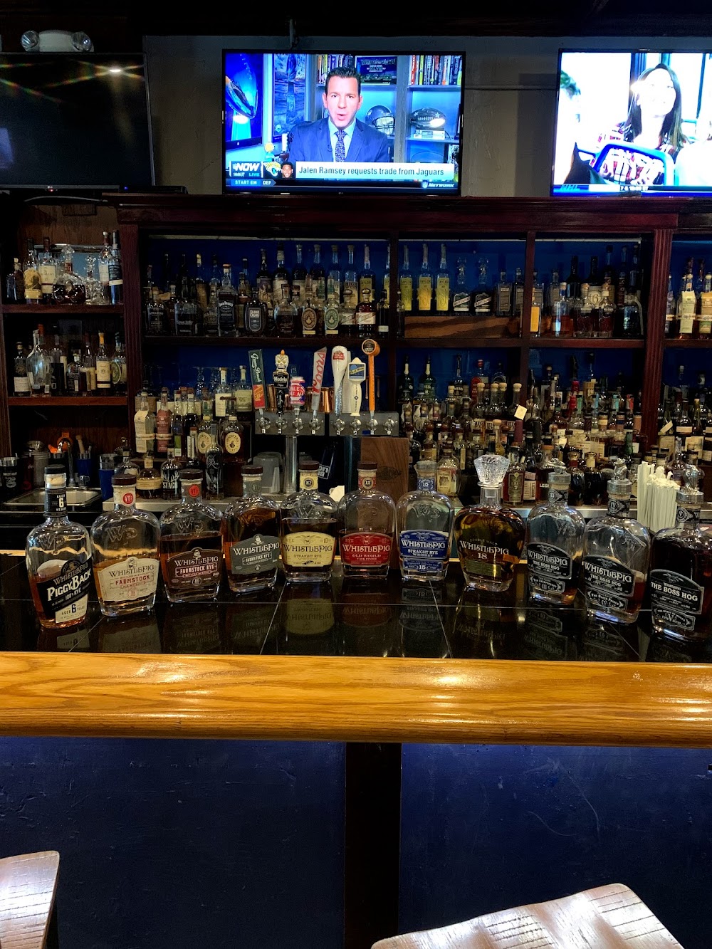 Islands Pizza Tavern