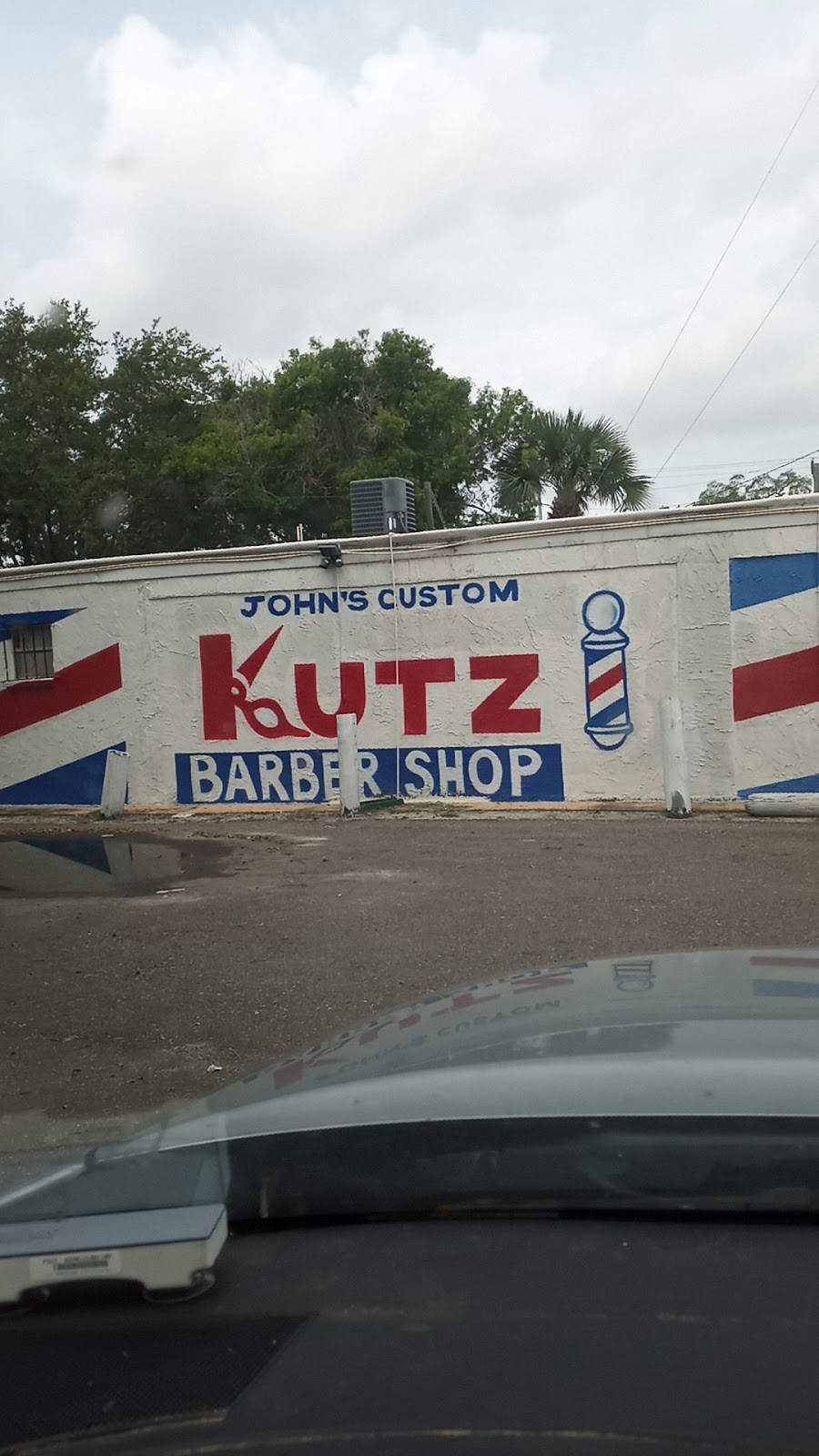 John’s Custom Kutz