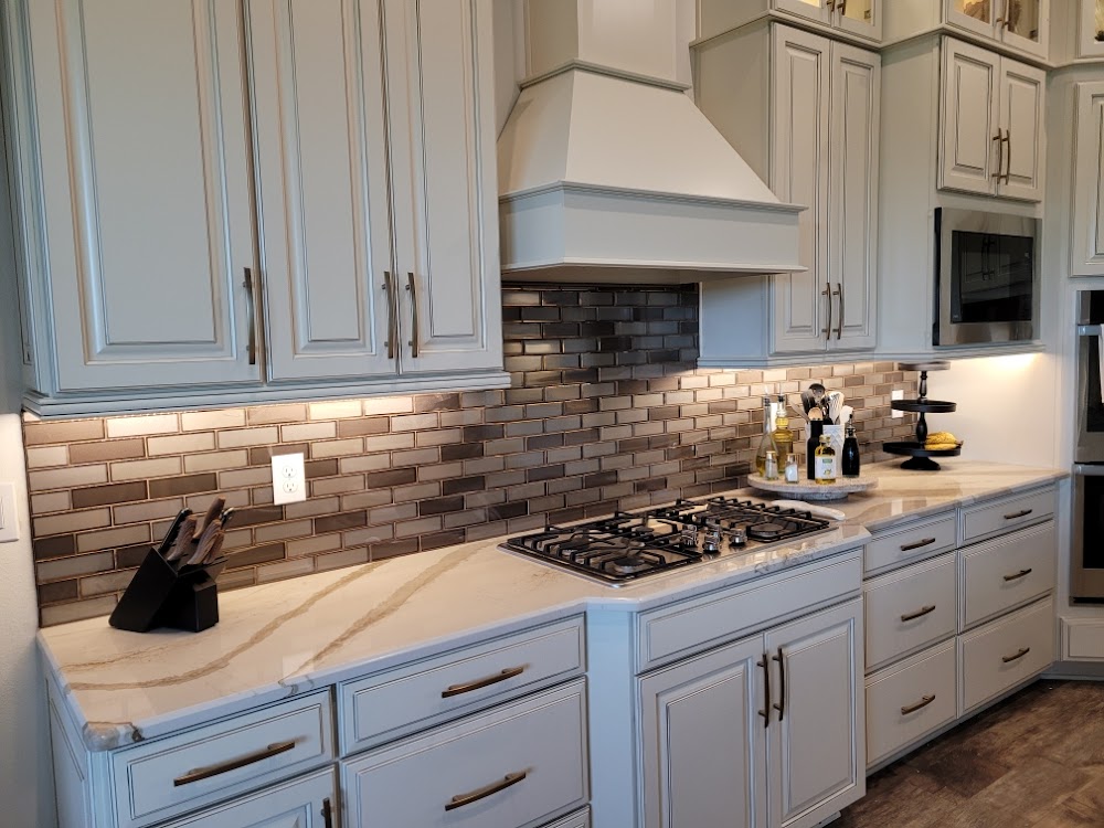 Kitchen Backsplash & Shower Tile Installers – Tampa