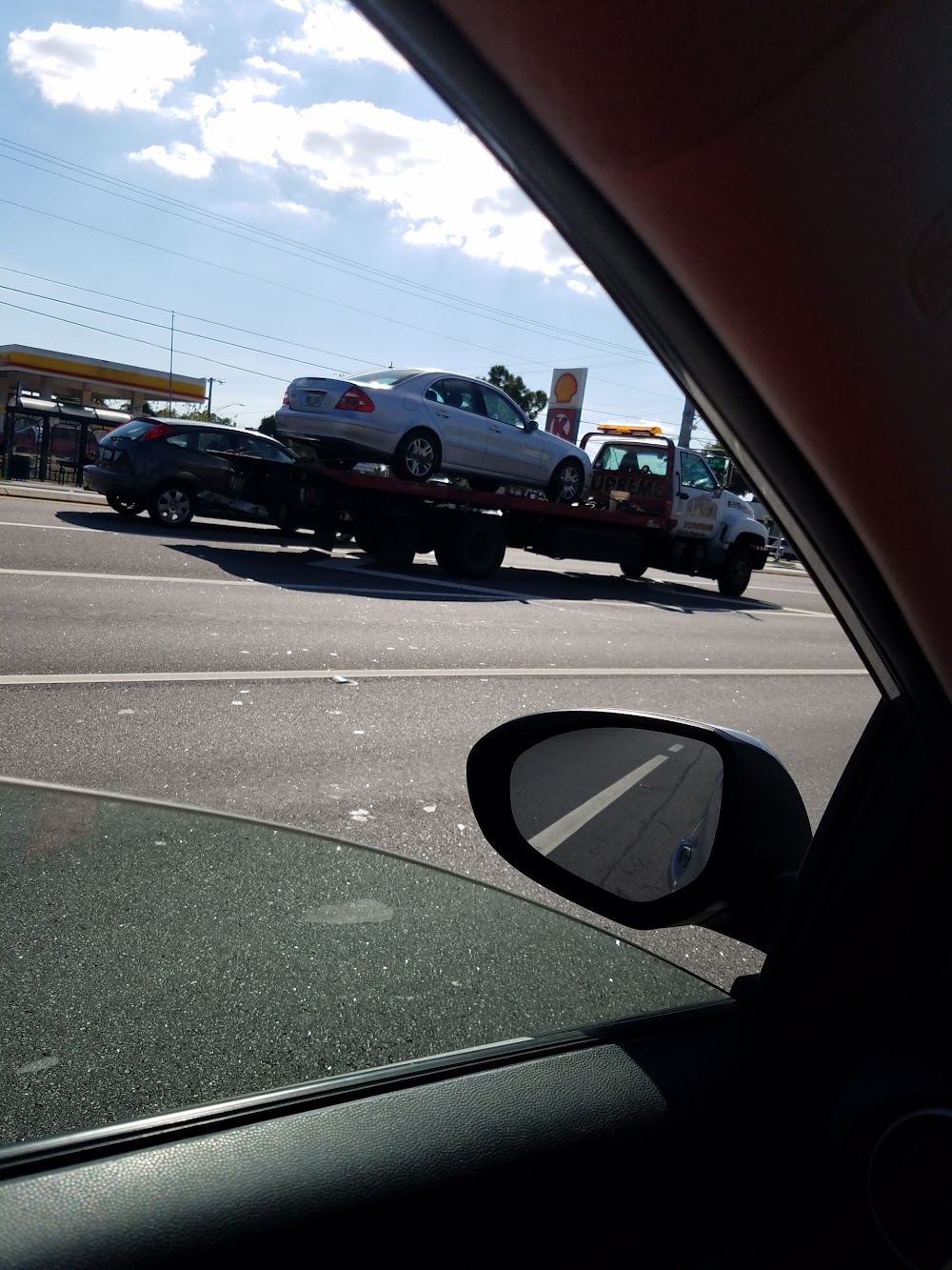 Supreme Auto & Towing